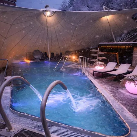 Mokni's Palais & 4*