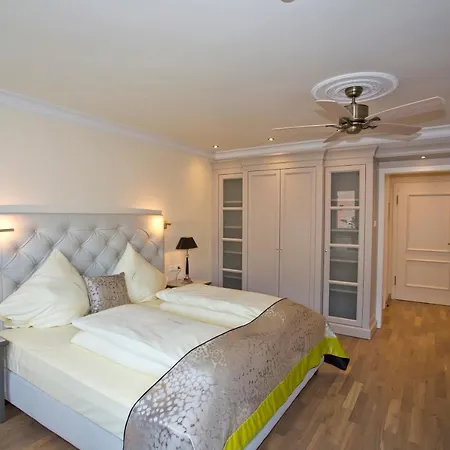 Mokni's Palais & 4*